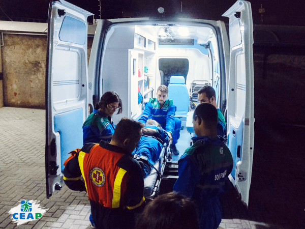 aula-pratica-em-ambulancia-para-socorristas